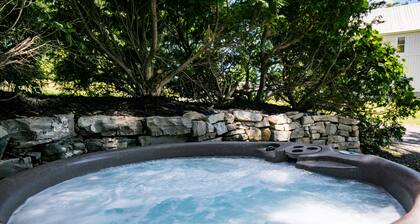 Tiny house with private Hot Tub