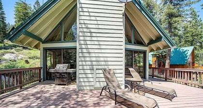 Spacious Cabin Sleeps up to 12! - Sky High #86 by Bear Valley Vacation Rentals
