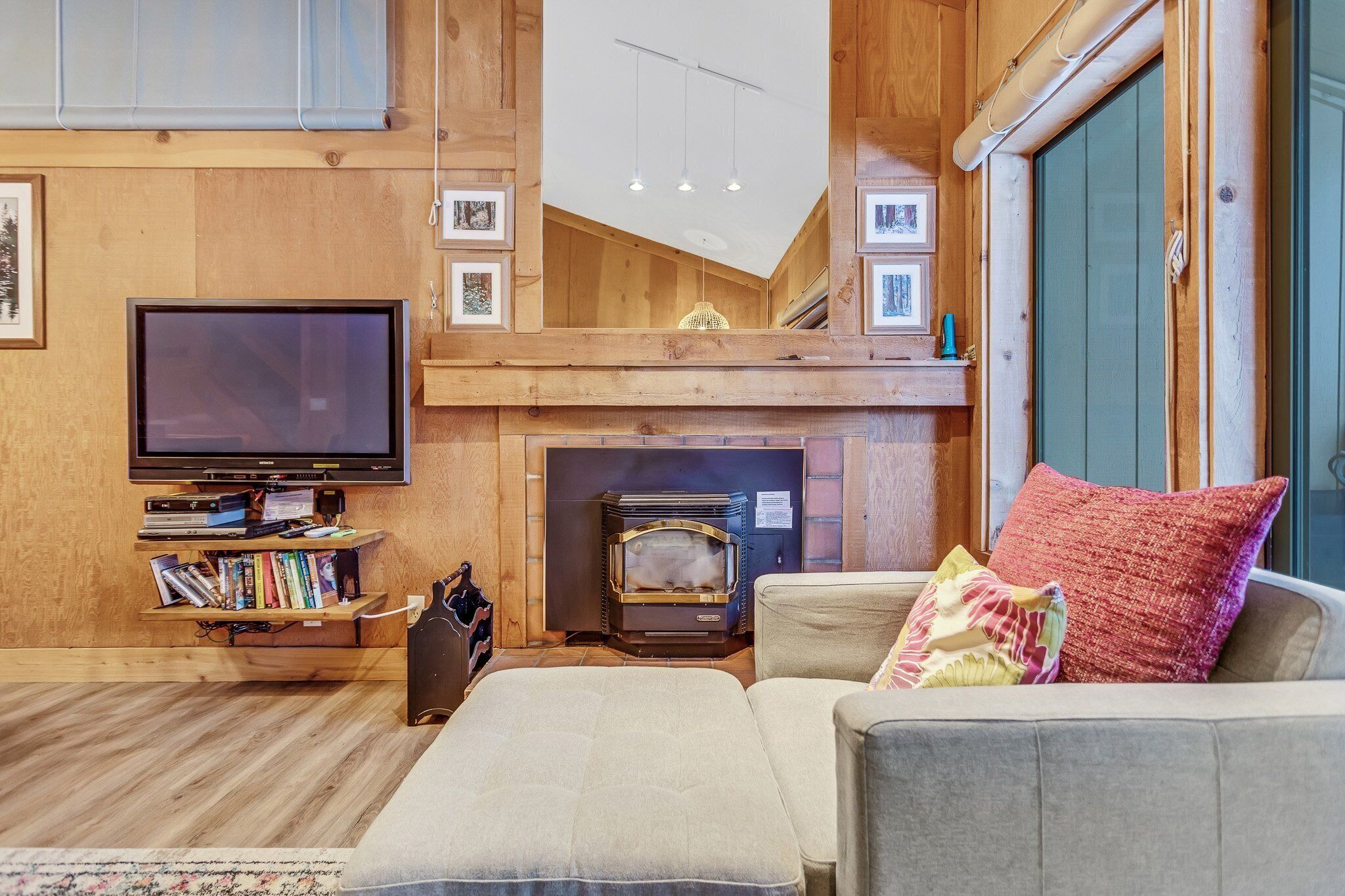 Modern & Sleek Condo - Creekside #110 By Bear Valley Vacation Rentals - Bear Valley, CA