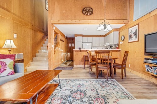 Modern & Sleek Condo - Creekside #110 by Bear Valley Vacation Rentals