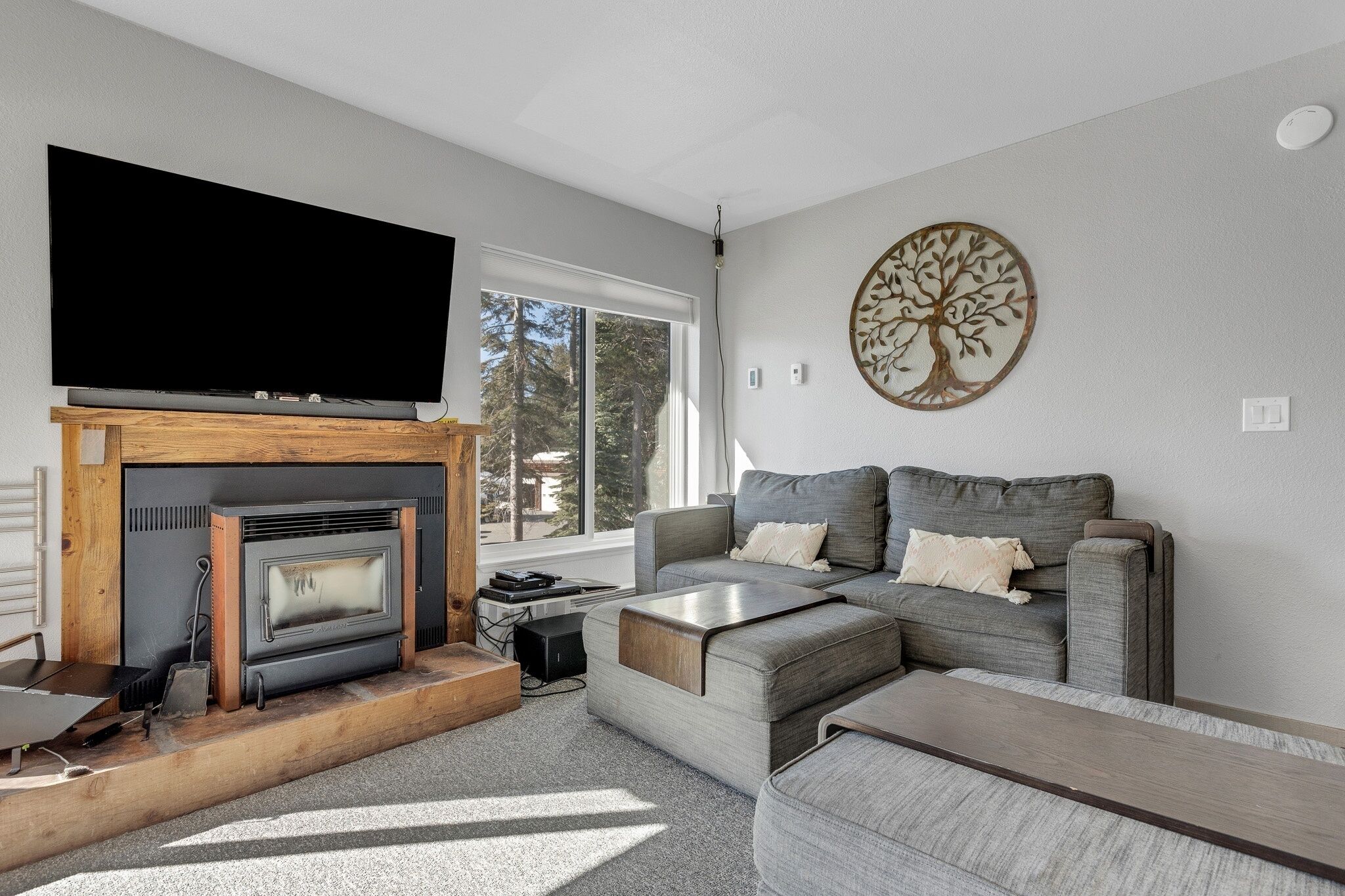 Great Location Corner Condo - Tamarack #10 Pets Ok By Bear Valley Vacation Rentals - Bear Valley, CA