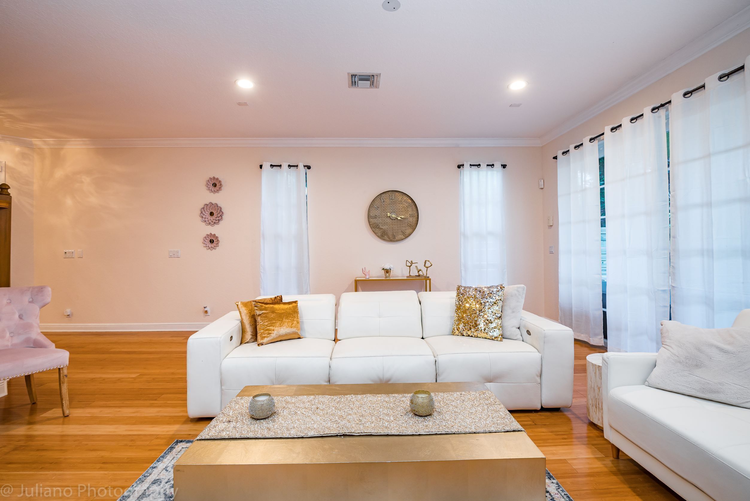 Stunning private townhome located in Fort Lauderdale’s Prime location