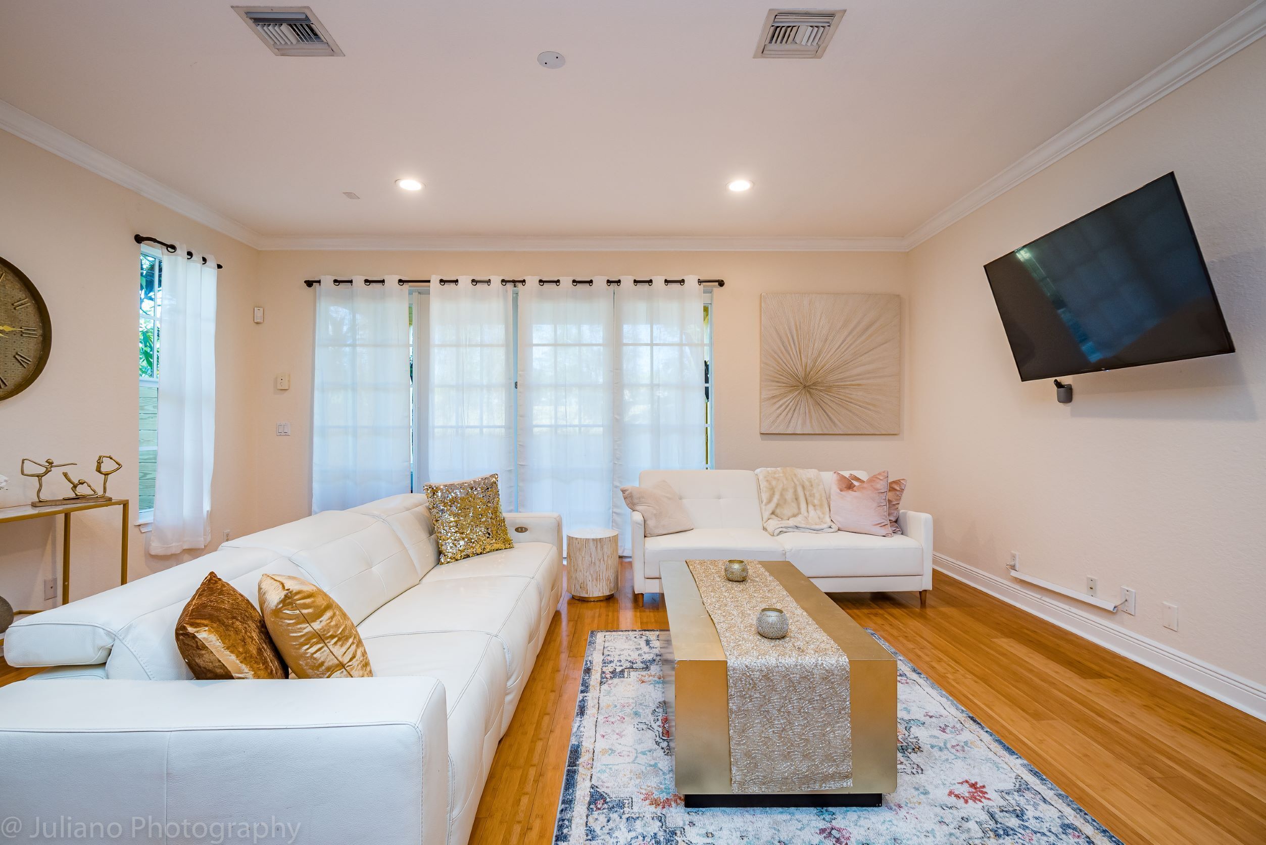 Stunning private townhome located in Fort Lauderdale’s Prime location