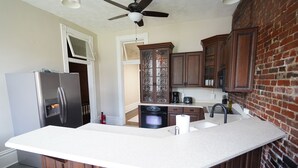 Apartment | Private kitchen - 1210 Roland Way- Apartment (Pittsburgh)