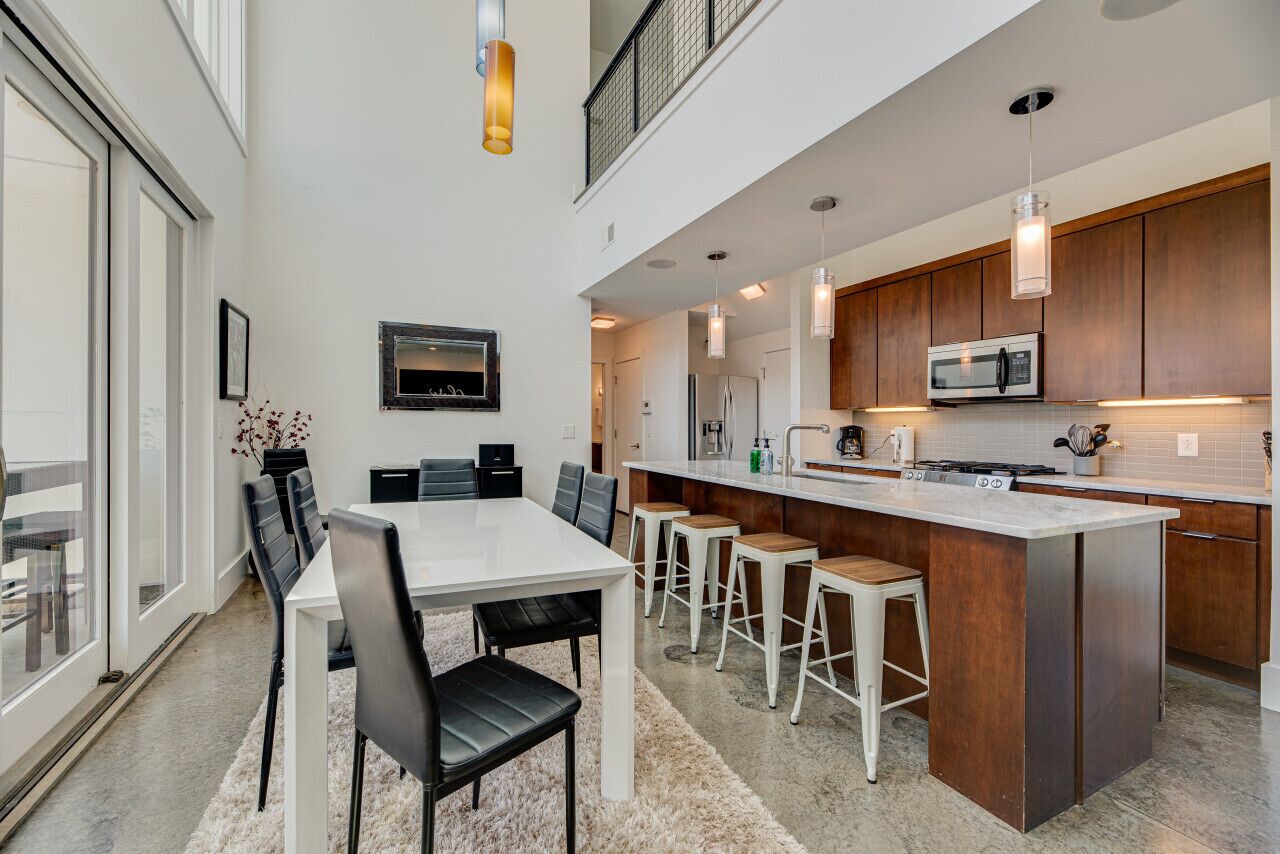 Downtown/Hottub/Music Row/20 ft ceiling/Gulch!.!.!