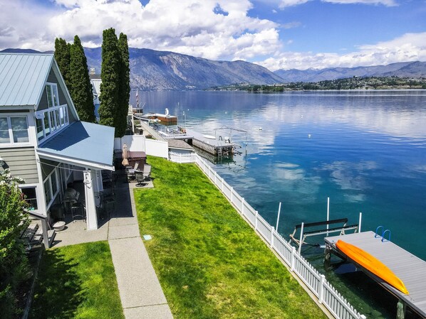 Terrace/patio - Waterfront Home on Lake Chelan, Pet Friendly! (Chelan)