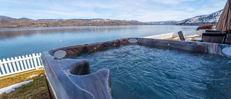 Baignoire à remous extérieure