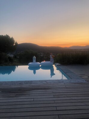 Outdoor pool, a heated pool - Luxury villa 4* - Private pool and petanque area - Exceptional view - St Tropez (Sainte-Maxime)
