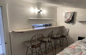 3 bedrooms, in-room safe, iron/ironing board, free WiFi