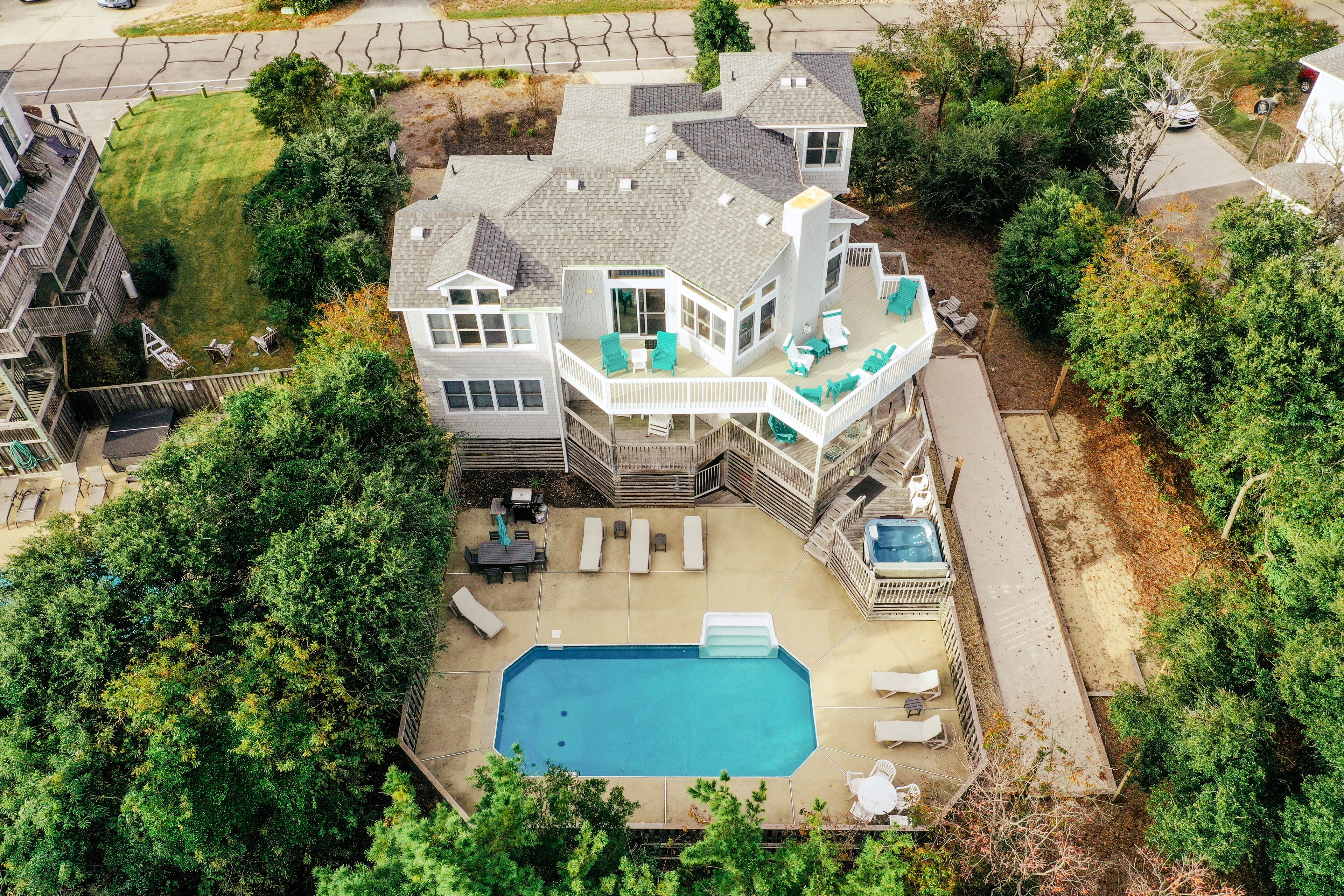 SEAk OBX Beach Escape- bocce/horseshoe court, hot tub, pool, gym- in ❤️ of Duck