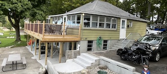 Fully furnished cabin overlooking scenic Wabasis Lake