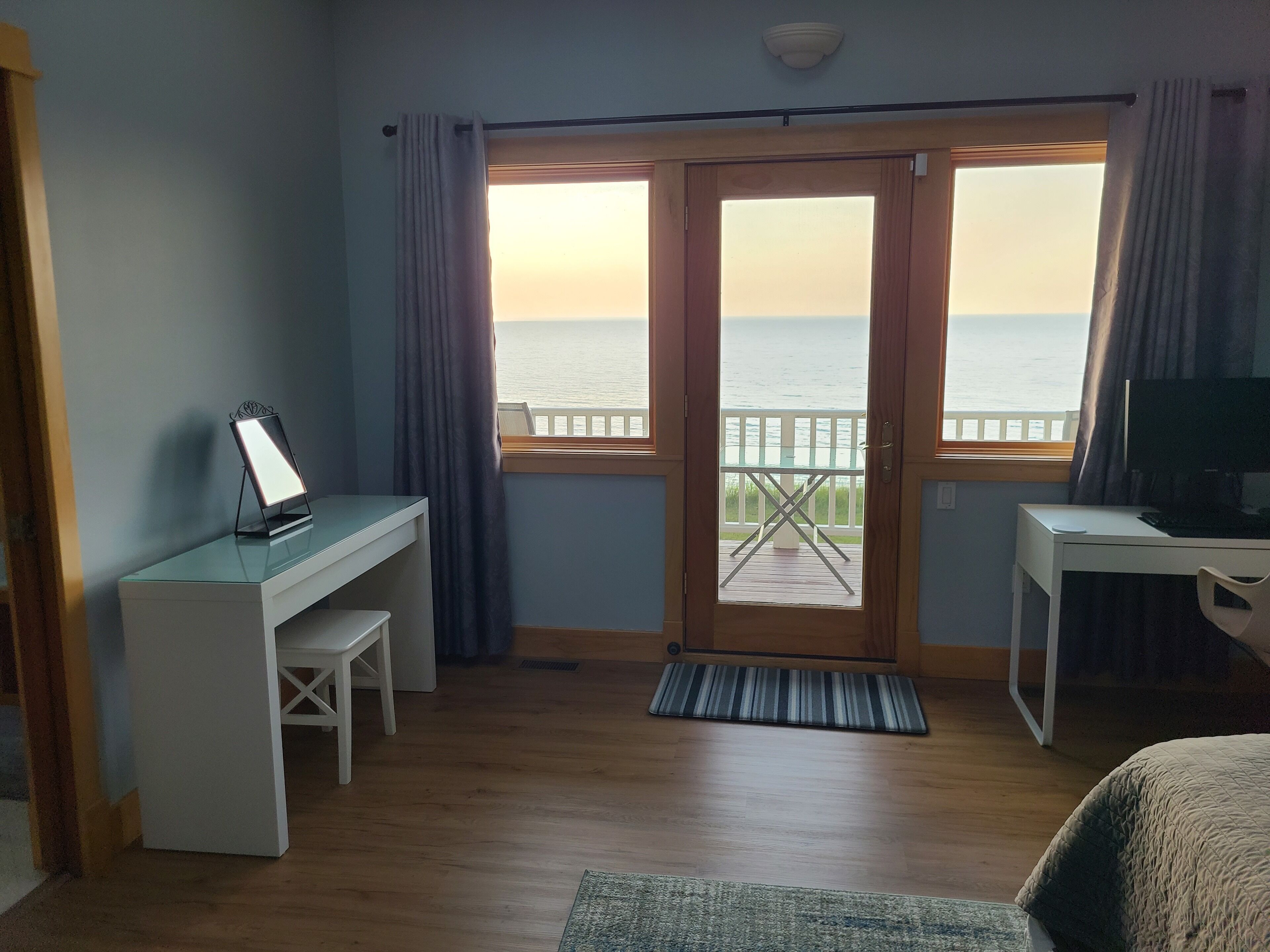 5 Schlafzimmer, Schreibtisch, Bügeleisen/Bügelbrett, Reisekinderbett