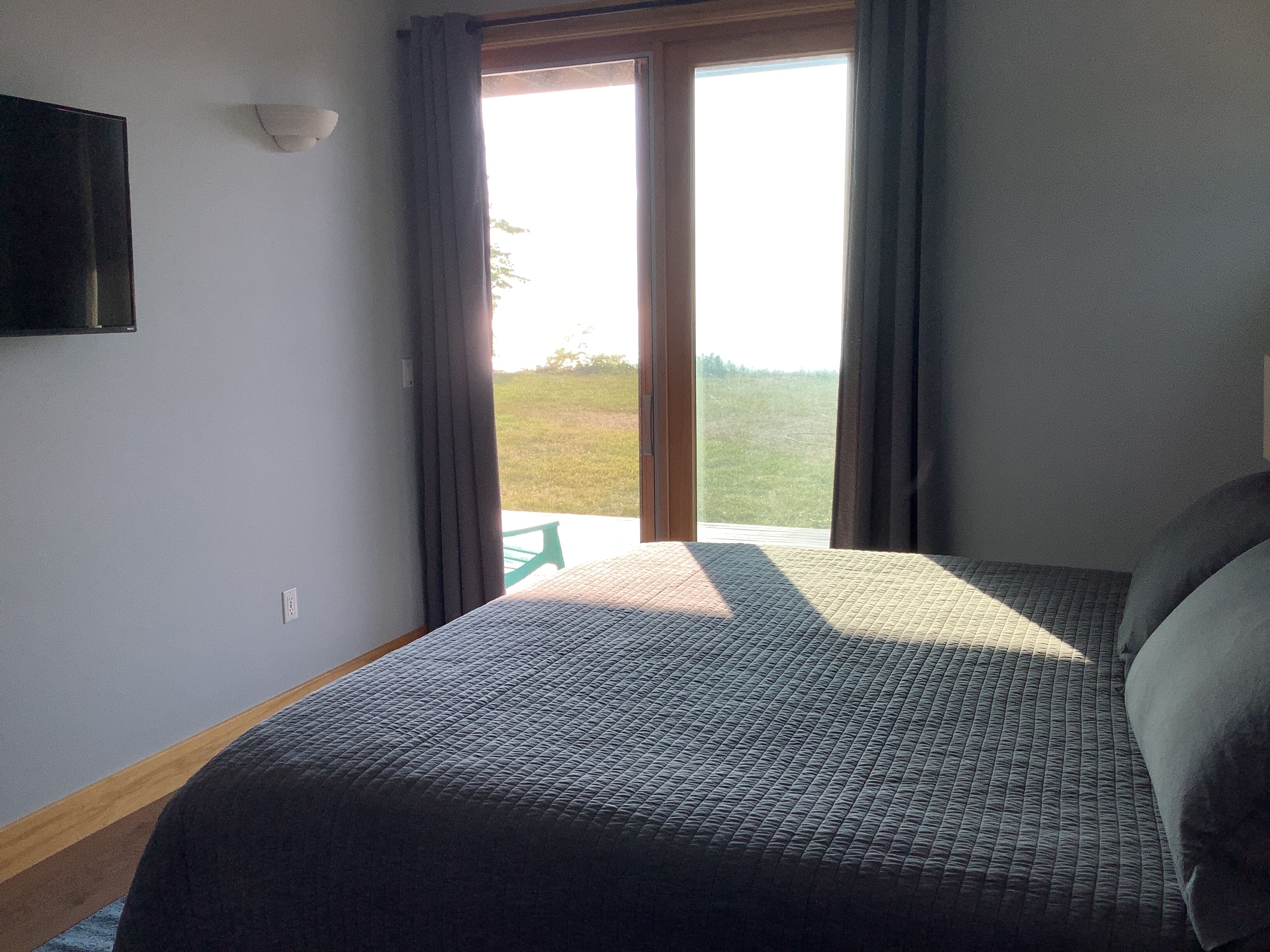 Fantastic get-a-way on Lake Michigan with amazing views!