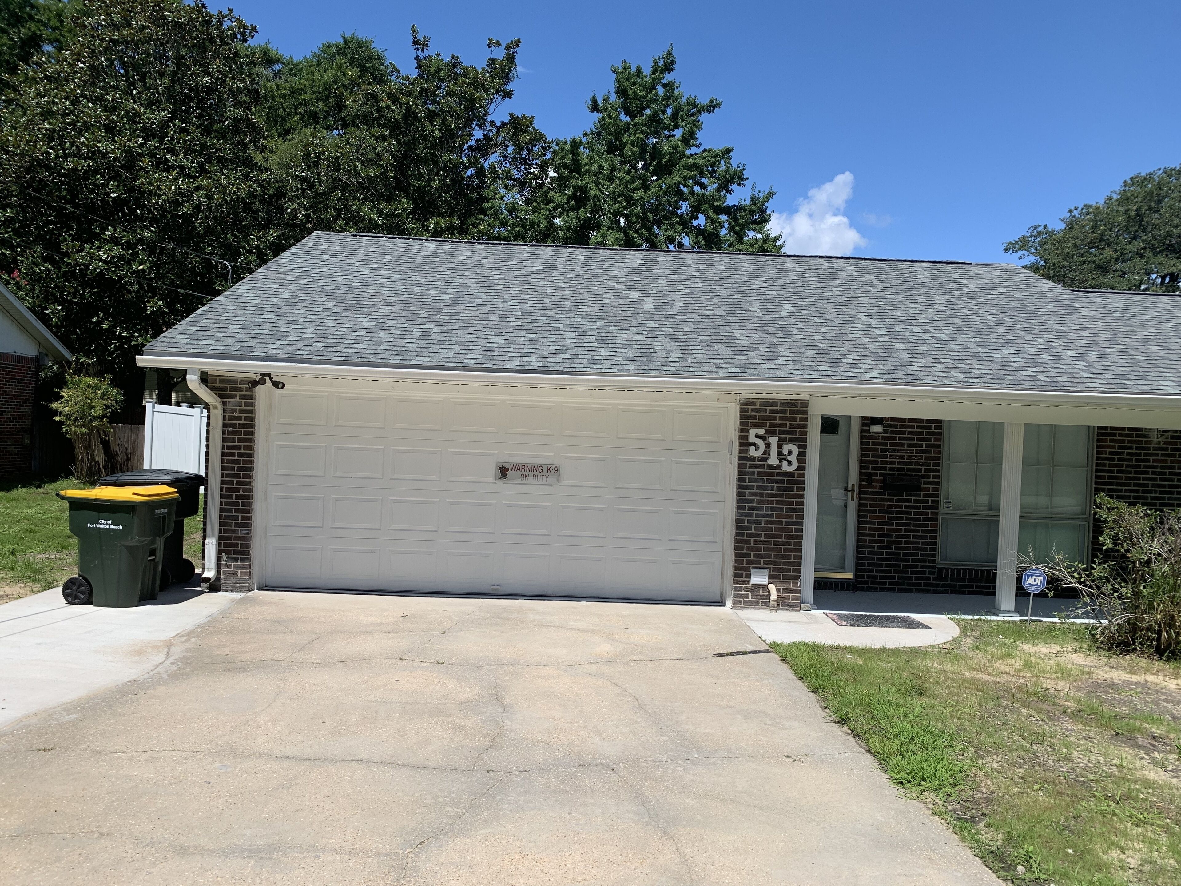 Cozy 3 BR SFR with plenty of elbow room, just a chip shot from the “greens”!