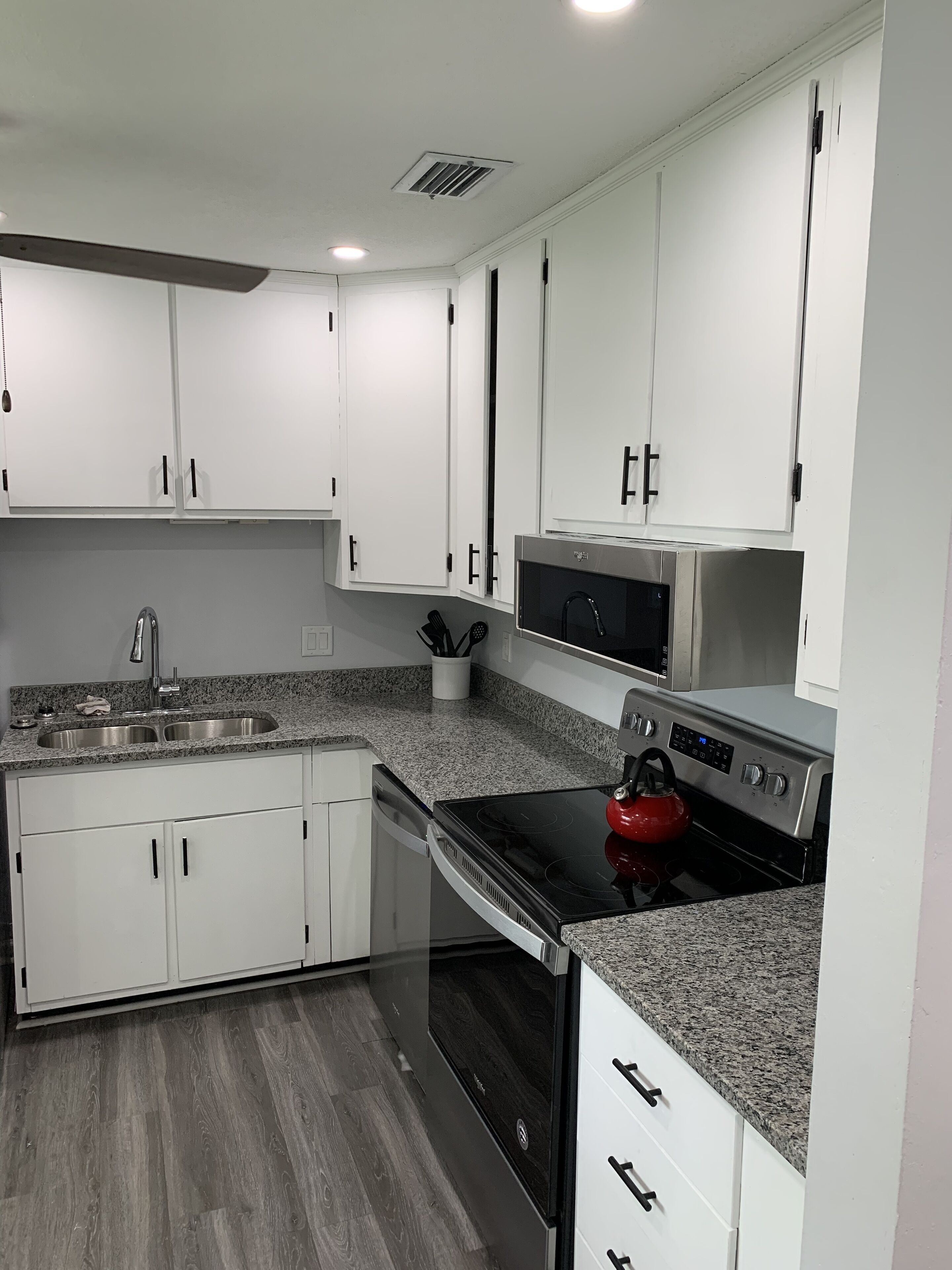 Cozy 3 BR SFR with plenty of elbow room, just a chip shot from the “greens”!