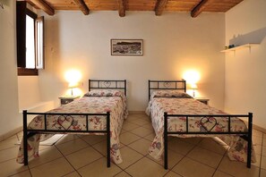 3 bedrooms, Internet - Apartment (Cagliari)