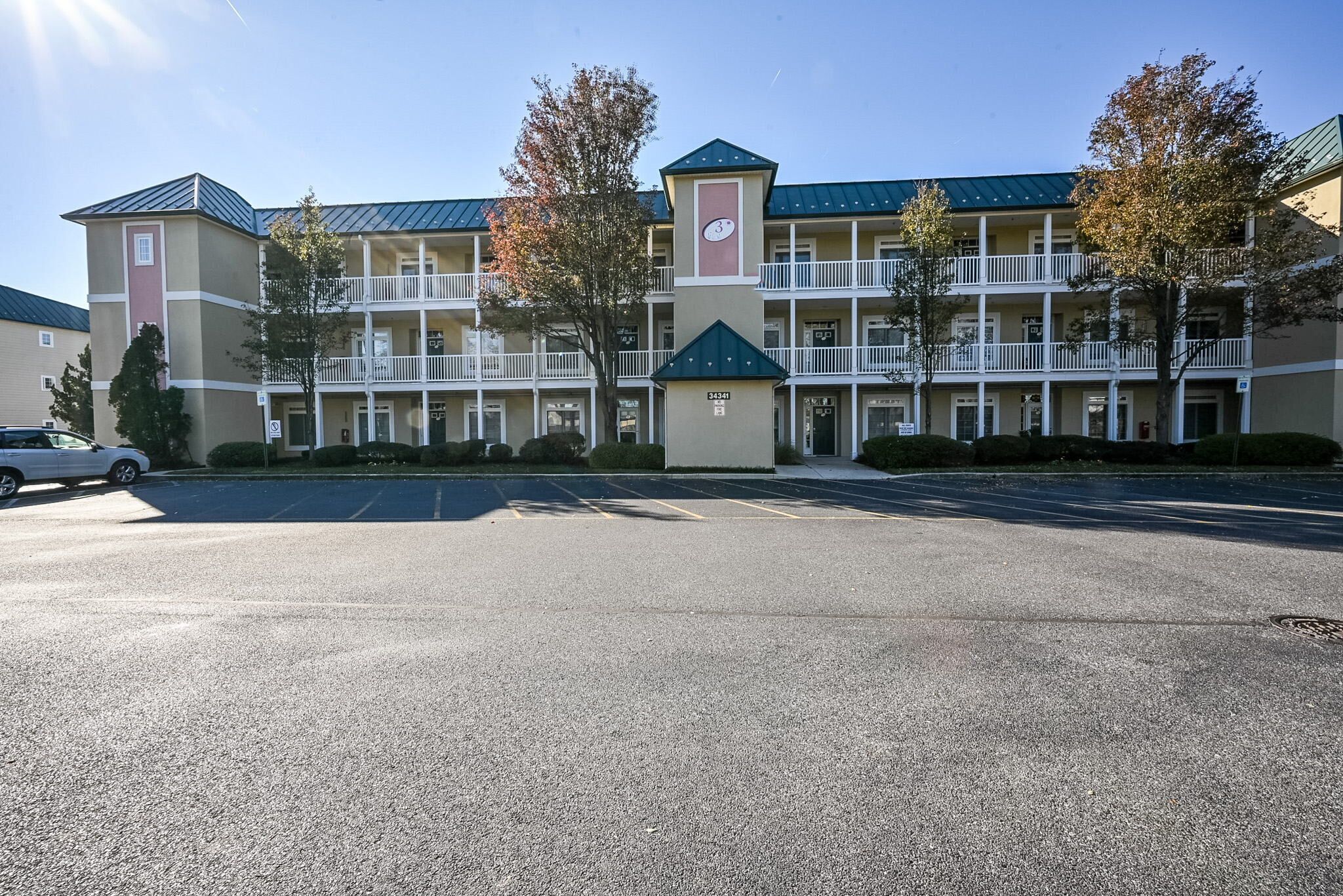 3 bedroom condo just minutes from Downtown Lewes and Rehoboth!