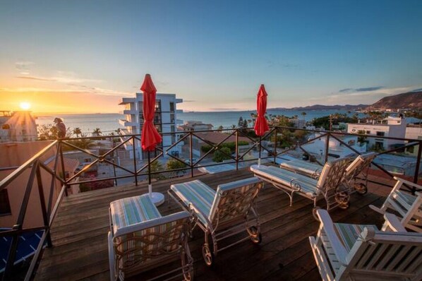 Terrace/patio - Suite Giuseppe, luxury and comfort close to the malecon. Breakfast included (La Paz)