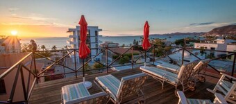 Suite Giuseppe, luxury and comfort close to the malecon. Breakfast included