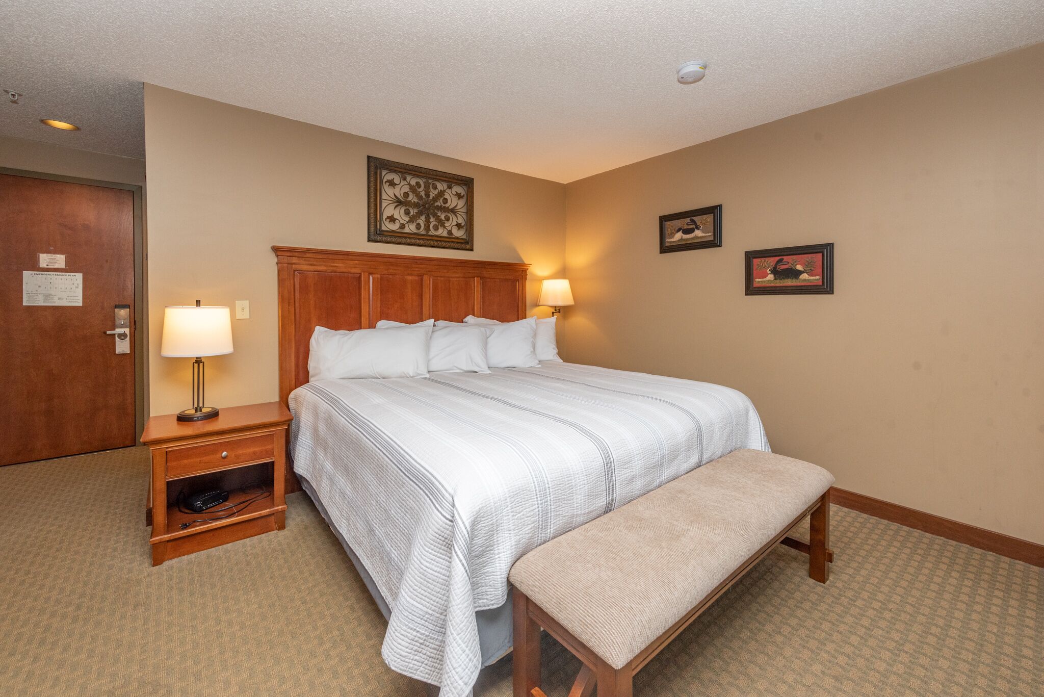 Suites at Silver Tree A119: Studio Suite with Lake View and Private Balcony!