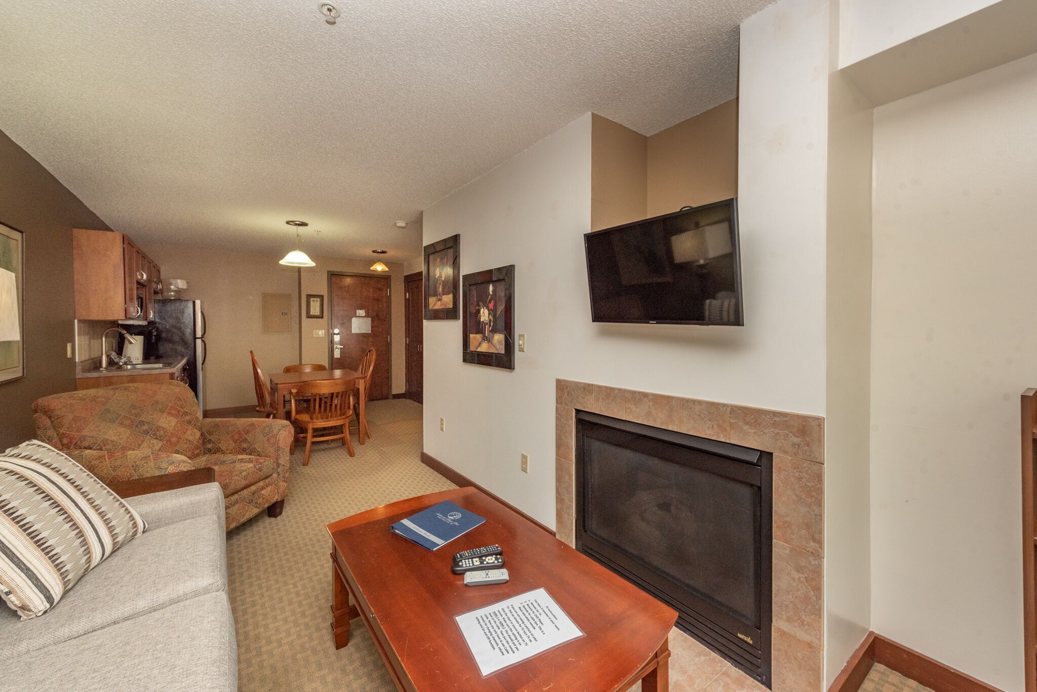 A120 - Standard View Suite with Private Bedroom, 1st Floor Unit, Flat Screen TV!