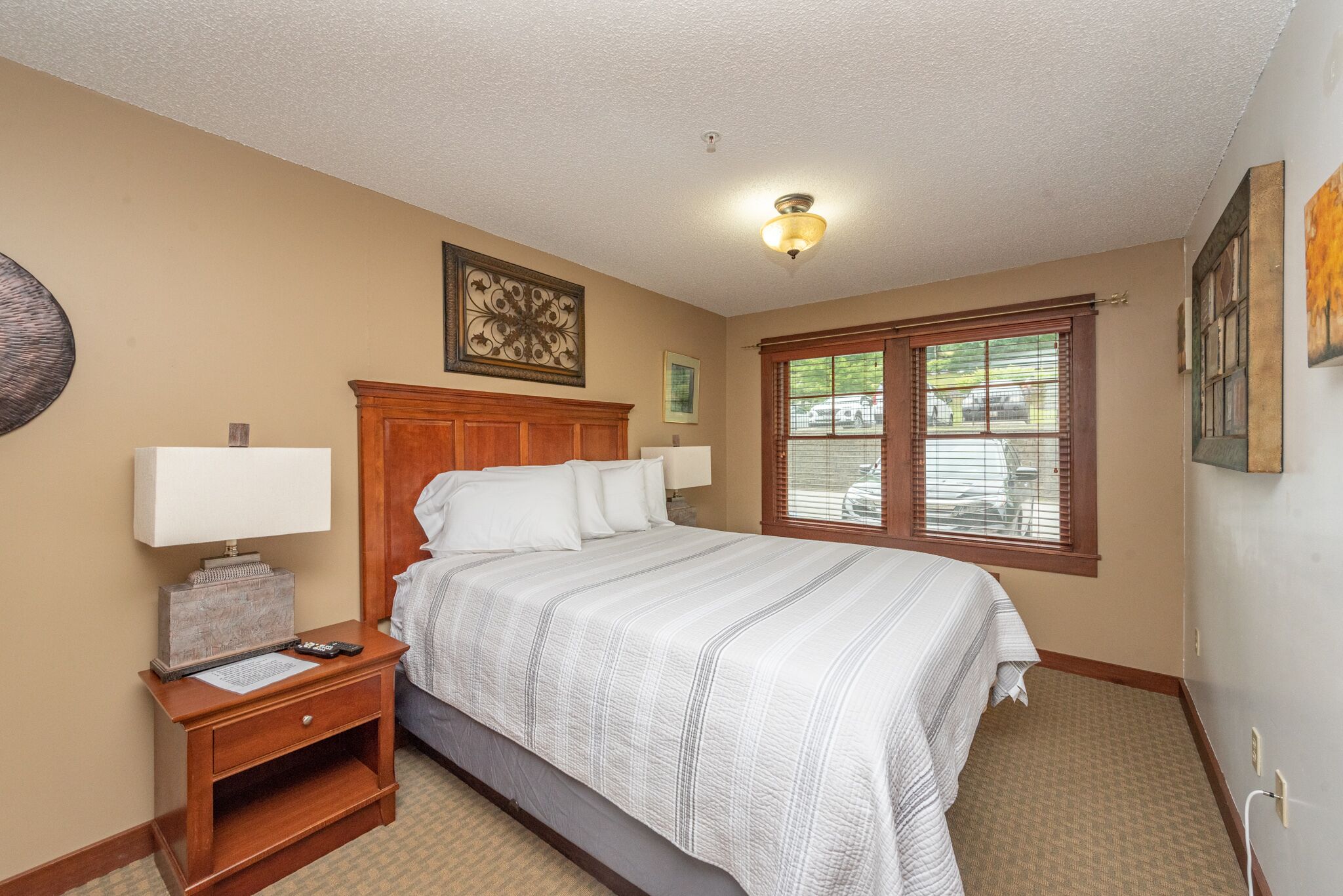 A120 - Standard View Suite with Private Bedroom, 1st Floor Unit, Flat Screen TV!