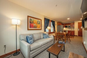 Flat-screen TV, fireplace, video games - Suites at Silver Tree: A126 One Bedroom Standard View (Oakland)