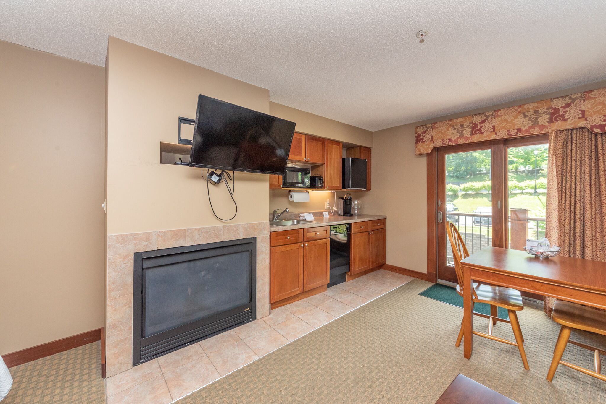 Suites at Silver Tree A216: Studio standard view suite, includes an a balcony &