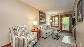 テレビ、暖炉、テレビゲーム、DVD プレーヤー