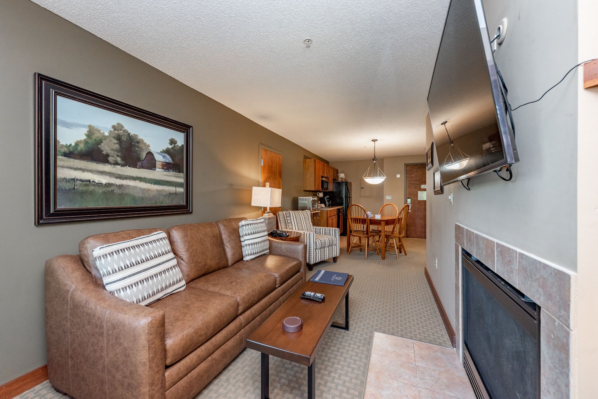 Suites at Silver Tree B204: 1 Bedroom Lake View Suite at Lakefront Hotel