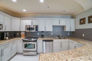 Standard Condo, 3 Bedrooms, Balcony, Beach View | Private kitchen | Full-size fridge, microwave, oven, stovetop