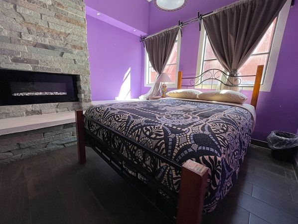 Superior Studio | Desk, free WiFi, bed sheets - Casa Jardín Reforma (Guanajuato)