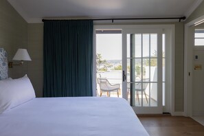 Panoramic Room, 1 King Bed, Balcony, Ocean View | Beach/ocean view