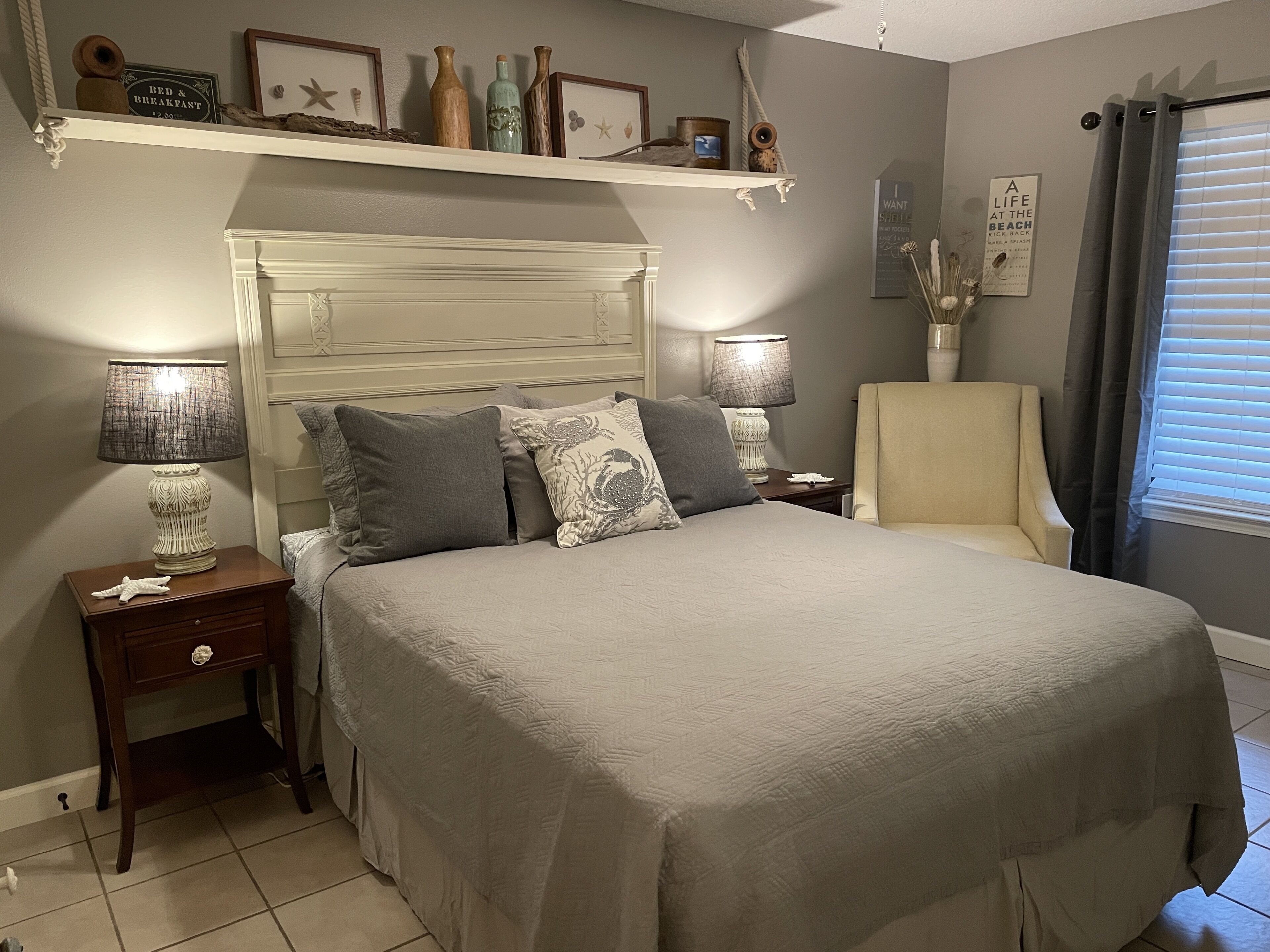 2 habitaciones, tabla de planchar con plancha y cuna de viaje 