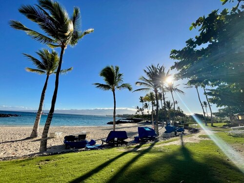 Mauna Lani Palm Villas H4 Corner Two-story Villa with Floor to Ceiling Views