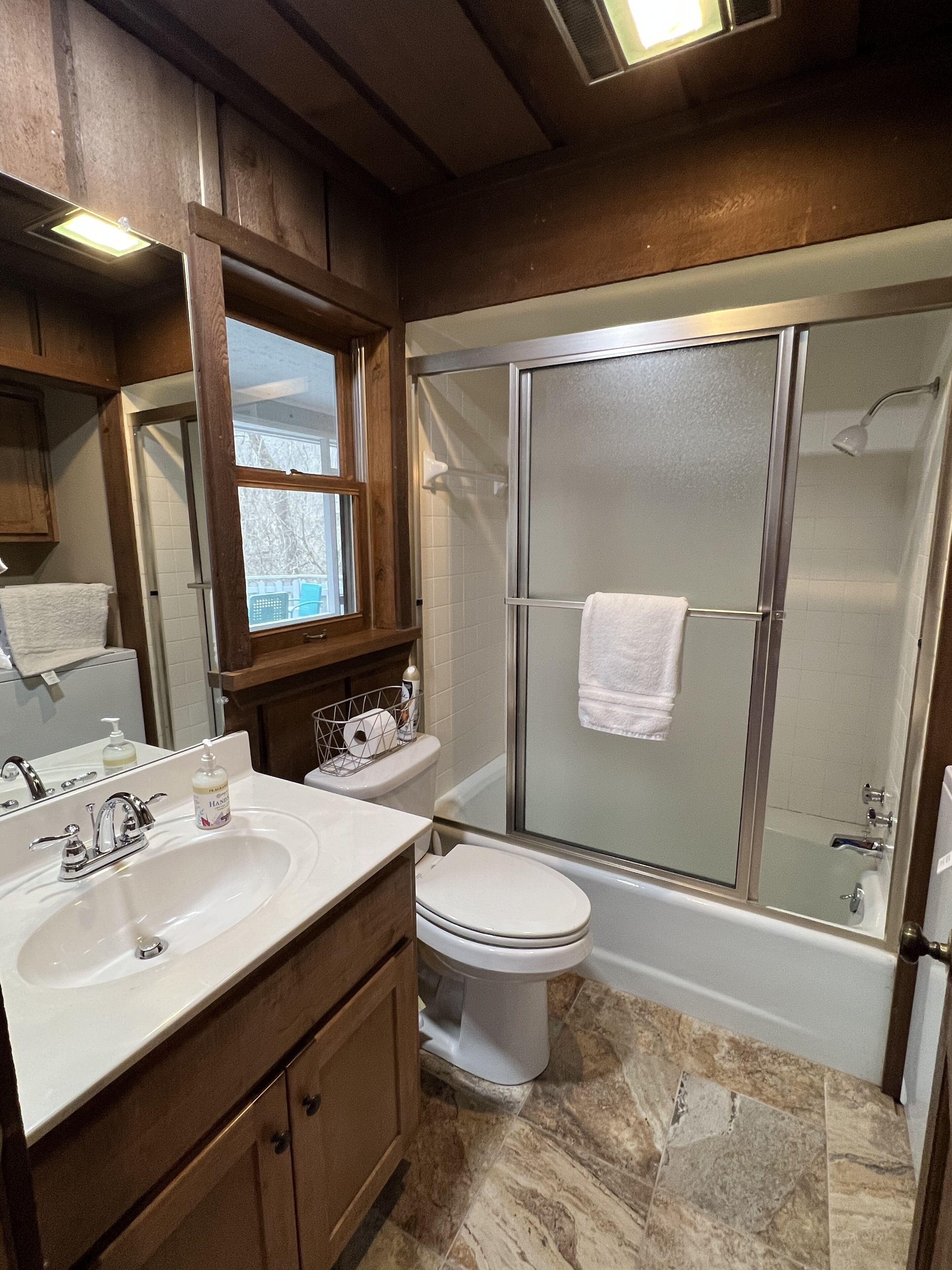 Perfect Little Red River Getaway with Private Fishing Dock!!!