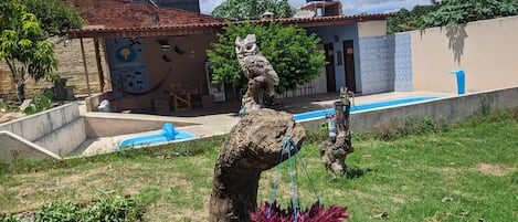 2 albercas al aire libre