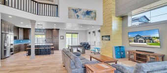 New Spacious Family Friendly Home! Hot Tub, Play Room, Pebble Ice, Pool Table!  
