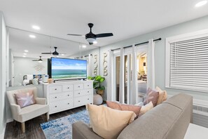 Studio, uitzicht op resort (134) | Woonruimte | Een televisie