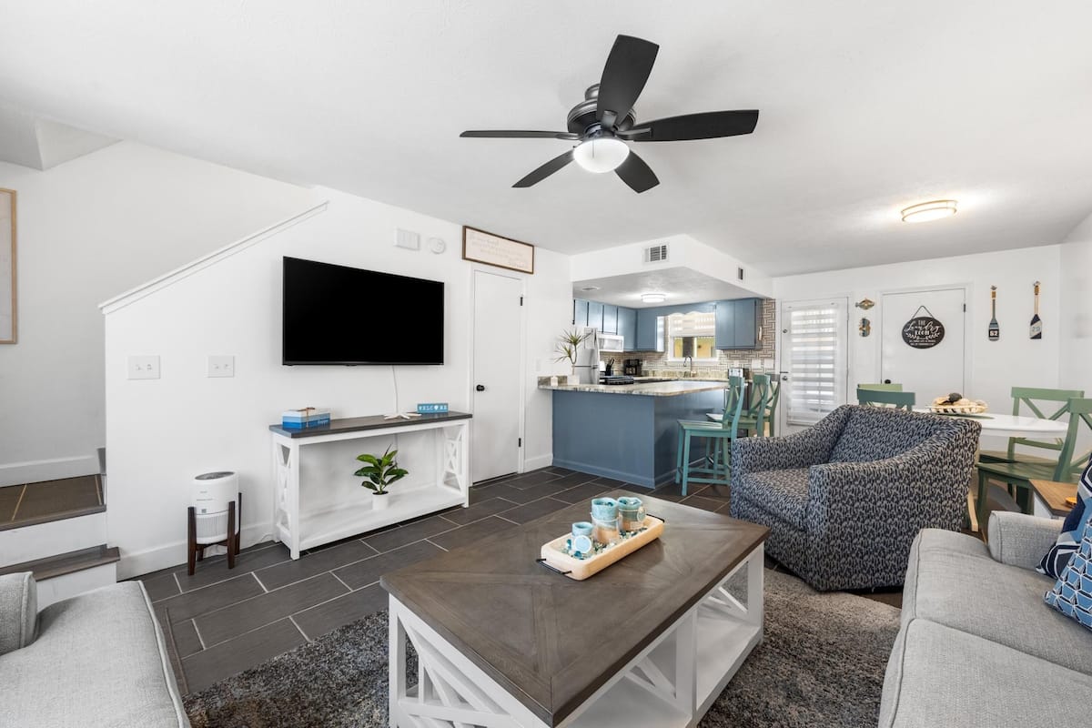 Condo, 2 Bedrooms (110) | Living area | TV