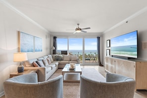 Condo, 3 habitaciones, vista al mar (508) | Área de sala de estar | Televisión 