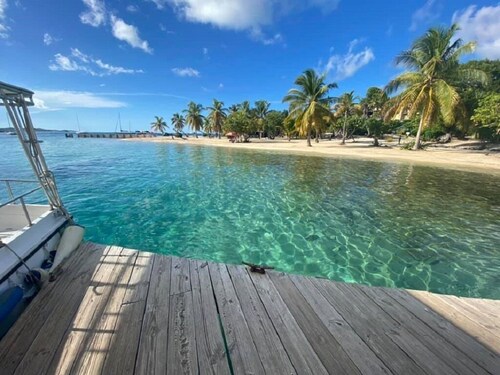 Oceanfront, Remodeled 2BR- 2 King Size Beds / 2BA Condo at Ocean's View