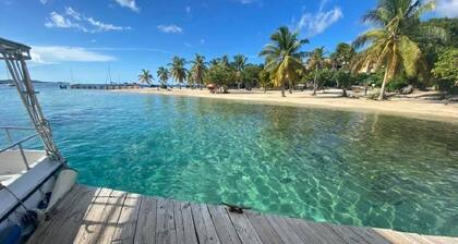 Oceanfront, Remodeled 2BR- 2 King Size Beds / 2BA Condo at Ocean's View