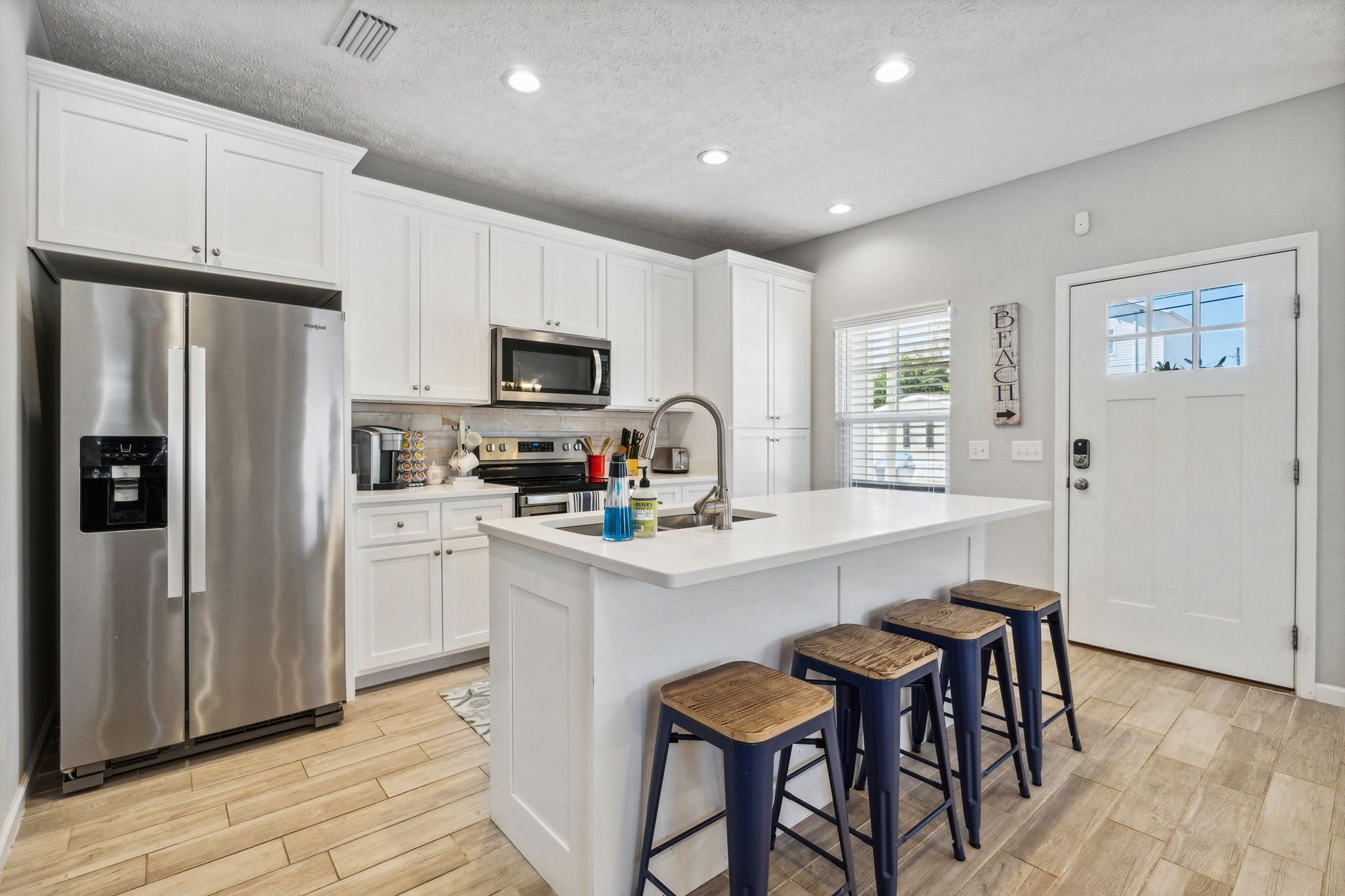 2023 Updates! - less than 3 min walk to beach! 2 king beds, bunk bed, STOCKED