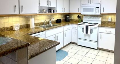 Hutchinson Island Dog Friendly Cozy Condo. Directly across from the BEACH!