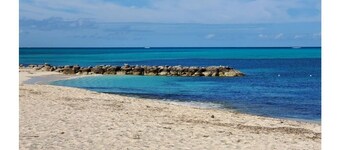 Elegance & Grace in Nassau contemporary beauty