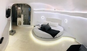 Superior Room - Marann cave (Santorini)