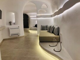 Habitación superior | Sistema de insonorización, tabla de planchar con plancha, wifi gratis