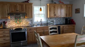 Micro-ondes, four, lave-vaisselle