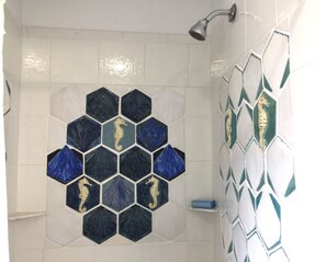 Combined shower/bathtub
